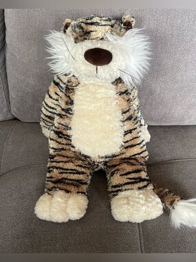 Rare Jellycat London Junglie Bunglie tiger